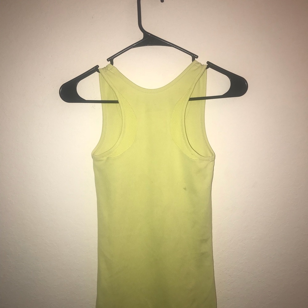 Underarmour Ribbed Tank - Picture 3 of 3